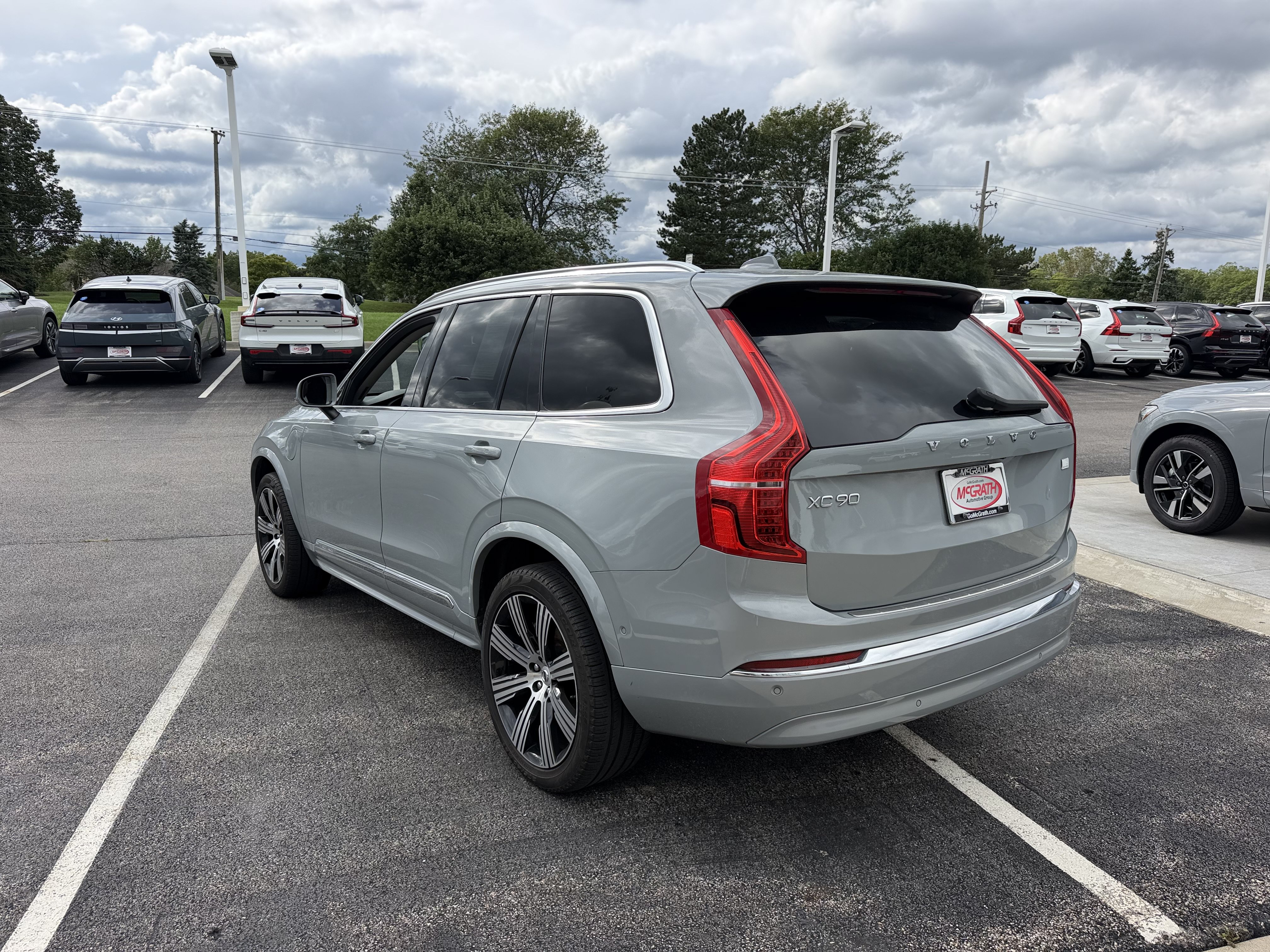 Used 2024 Volvo XC90 T8 Plus w/ Protection Package Premier AWD/4WD image 5