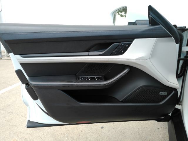 Used 2022 Porsche Taycan RWD image 11
