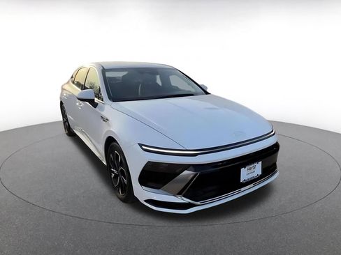 Used 2025 Hyundai Sonata SEL image 3