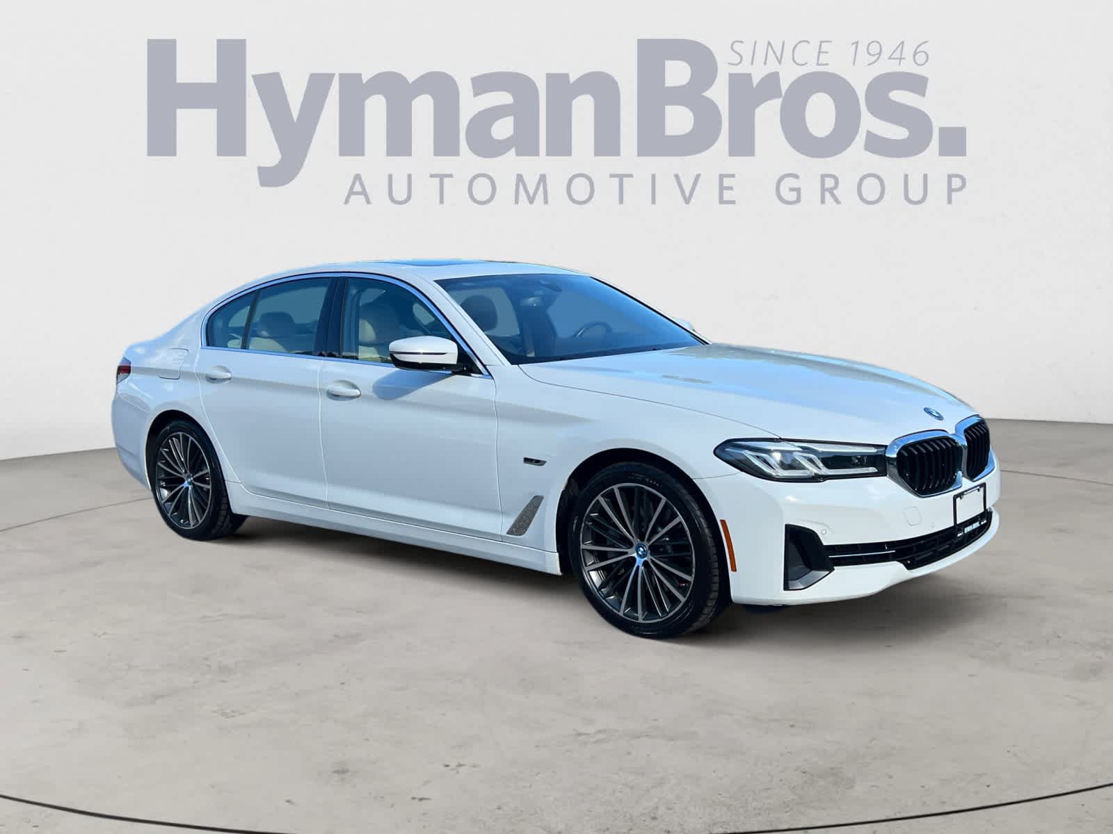 Used 2023 BMW 530e RWD image 1