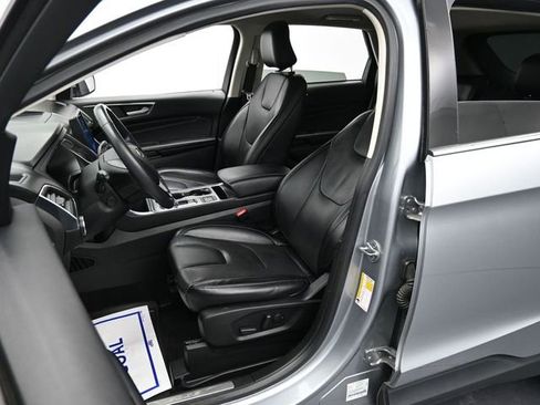 Certified 2022 Ford Edge Titanium w/ Equipment Group 301A image 11