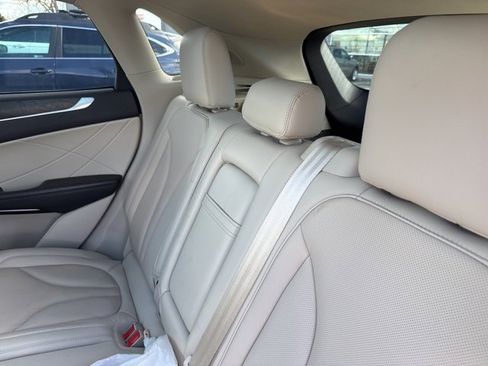 Used 2019 Lincoln MKC Reserve w/ MKC Climate Package image 9