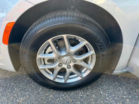 Used 2026 Chrysler Pacifica Select FWD image 24