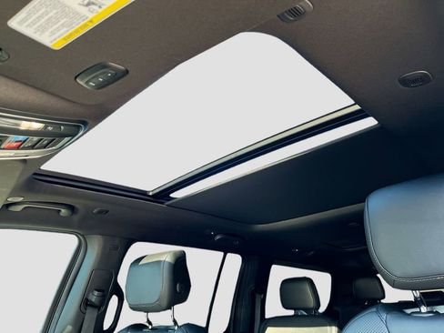 Used 2025 Jeep Wagoneer Series II image 19