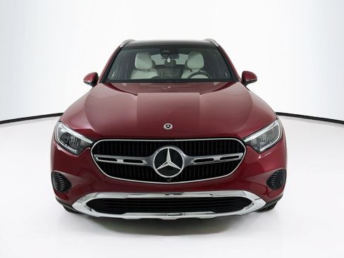 Used 2026 Mercedes-Benz GLC 300 image 2