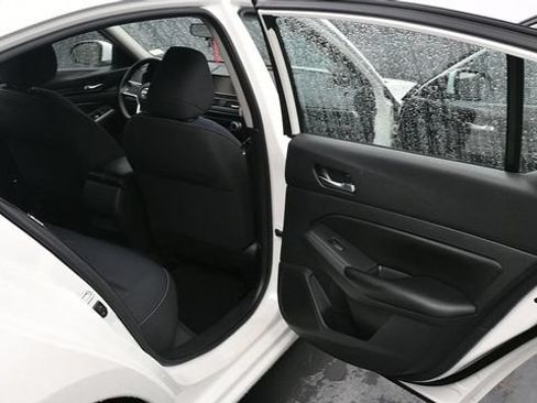 Used 2021 Nissan Altima 2.5 S FWD image 16