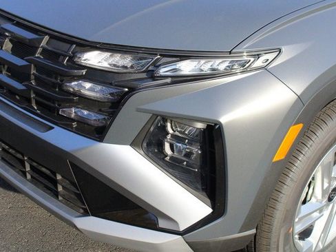 Used 2025 Hyundai Tucson SE image 9