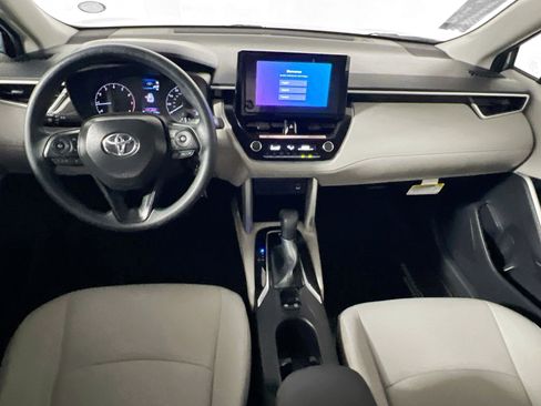 Used 2024 Toyota Corolla Cross L image 29