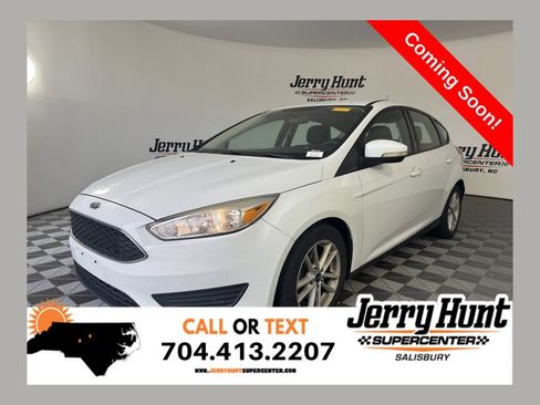 Used 2017 Ford Focus SE FWD image 1