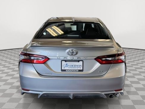 Used 2022 Toyota Camry SE FWD image 8