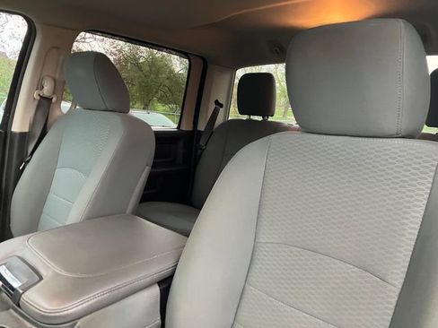 Used 2017 RAM 1500 Express w/ Express Value Package AWD/4WD image 7