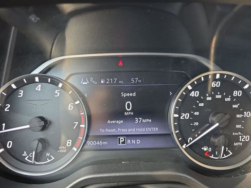 Used 2022 Nissan Titan SV image 21