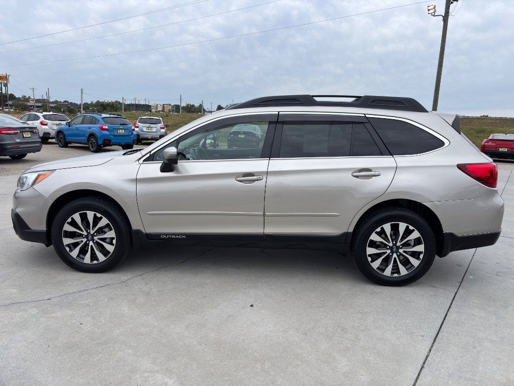 Used 2017 Subaru Outback 3.6R Limited AWD/4WD image 7