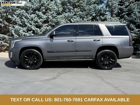 Used 2018 Cadillac Escalade Platinum AWD/4WD image 3