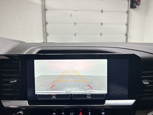 Used 2025 GMC Sierra 1500 Elevation image 33