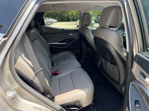 Used 2018 Hyundai Santa Fe Sport FWD image 16