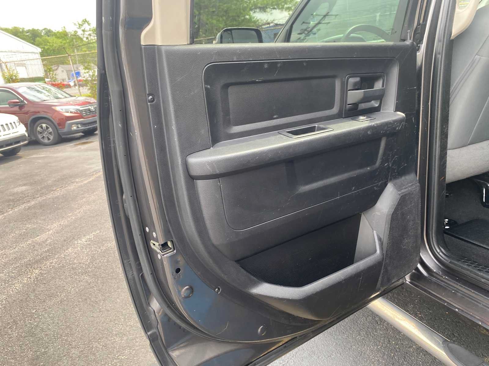 Used 2018 RAM 3500 Tradesman w/ Chrome Appearance Group AWD/4WD image 32