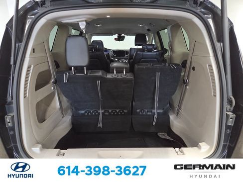 Used 2023 Chrysler Pacifica Touring-L FWD image 21