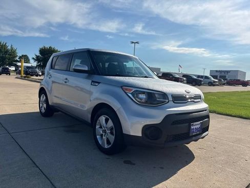 Used 2019 Kia Soul FWD image 2