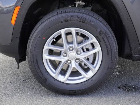 New 2026 Jeep Grand Cherokee Laredo RWD image 10