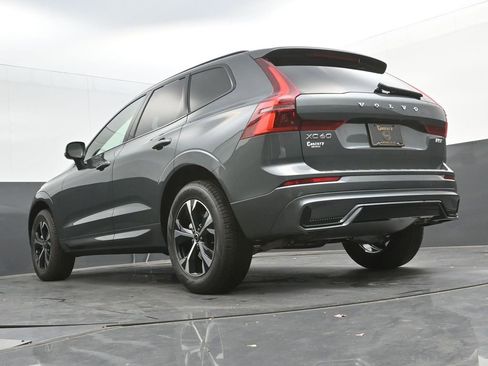 New 2026 Volvo XC60 B5 Core w/ Climate Package image 24