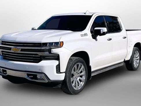 Used 2020 Chevrolet Silverado 1500 High Country w/ Technology Package AWD/4WD image 3