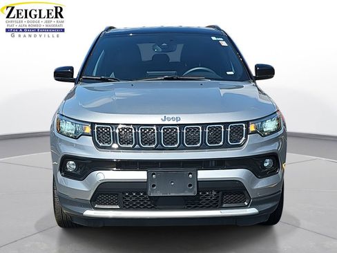 Certified 2023 Jeep Compass Limited image 2