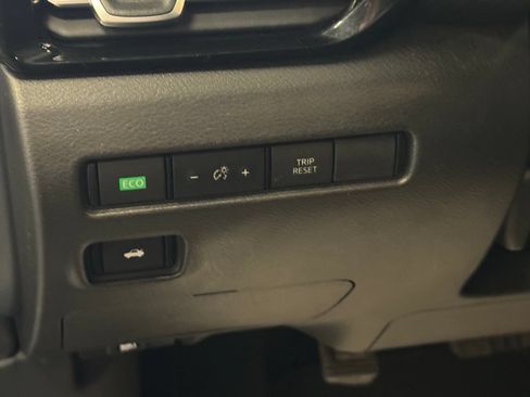 Used 2022 Nissan Sentra SR FWD image 17