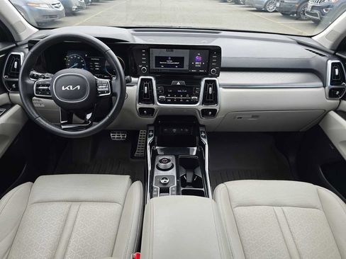 Used 2022 Kia Sorento SX Prestige w/ Panoramic Sunroof Package AWD/4WD image 18