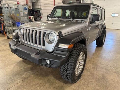 Used 2020 Jeep Wrangler Unlimited Sport AWD/4WD image 25