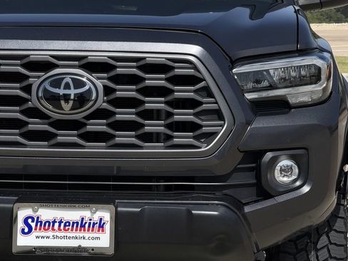 Used 2023 Toyota Tacoma TRD Off-Road AWD/4WD image 8