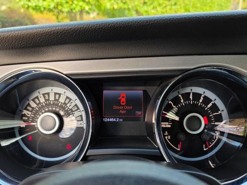 Used 2013 Ford Mustang Premium image 17