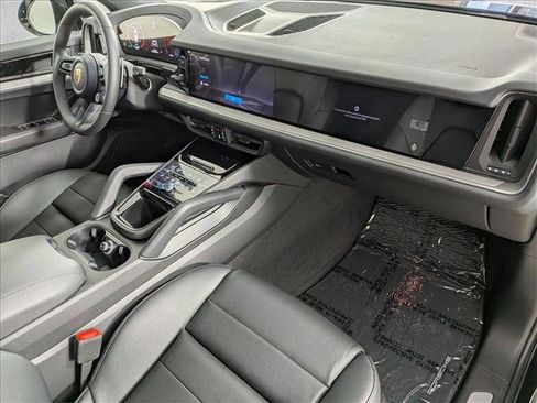 New 2026 Porsche Cayenne AWD/4WD image 25