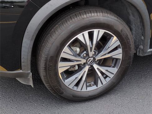 Used 2023 Nissan Rogue SV FWD image 11