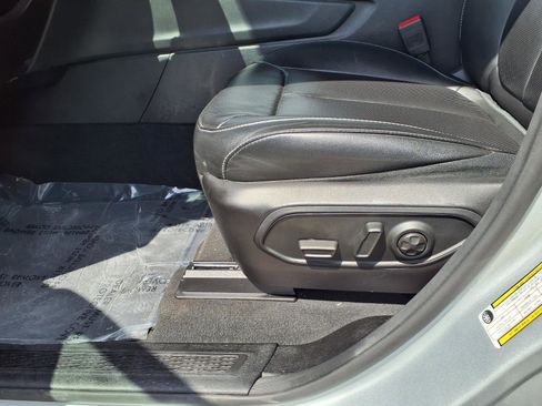 Used 2025 Jeep Grand Cherokee Limited w/ Luxury Tech Group II RWD image 16