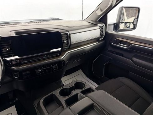 Used 2024 Chevrolet Silverado 2500 LT image 21
