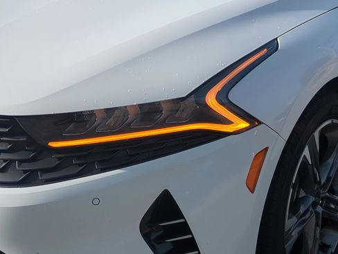 Used 2022 Kia K5 EX w/ EX Premium Package image 10