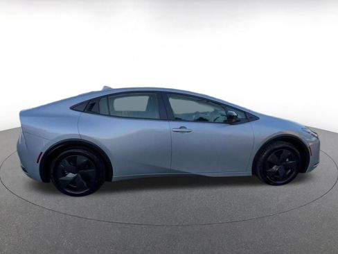 Used 2025 Toyota Prius LE image 16