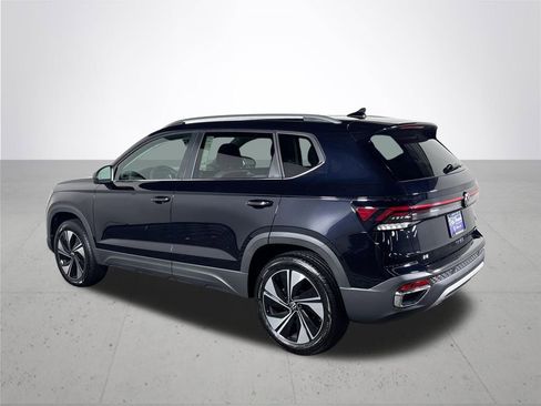 New 2025 Volkswagen Taos SE image 8