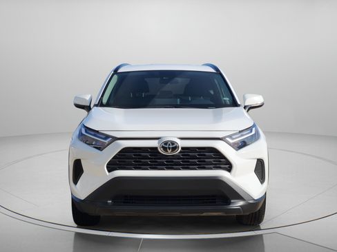 Used 2025 Toyota RAV4 XLE FWD image 6