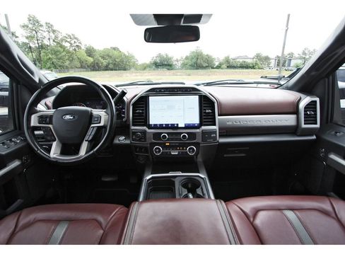 Used 2022 Ford F250 Platinum w/ FX4 Off-Road Package AWD/4WD image 12