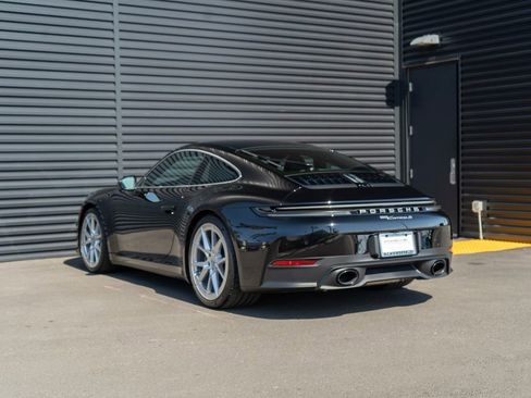 Used 2025 Porsche 911 Carrera S image 3