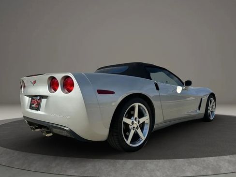 Used 2005 Chevrolet Corvette Convertible w/ Preferred Equipment Group RWD image 5