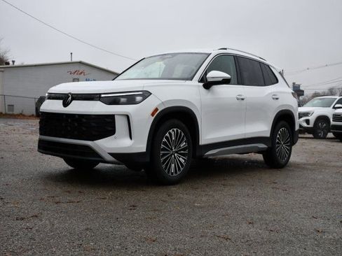 New 2026 Volkswagen Tiguan S FWD image 3