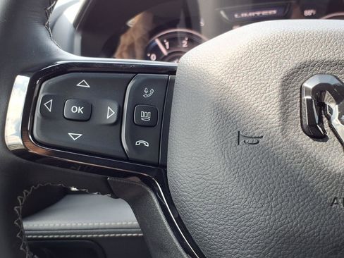 Used 2026 RAM 2500 Limited AWD/4WD image 19