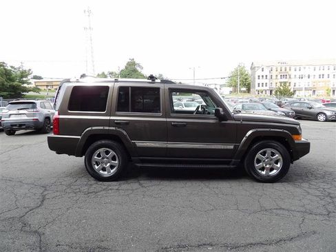 Used 2006 Jeep Commander Limited w/ Trailer Tow Group IV image 8