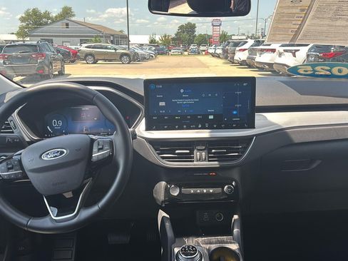 Used 2025 Ford Escape Platinum AWD/4WD image 7