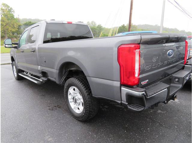 Used 2025 Ford F250 XLT AWD/4WD image 2