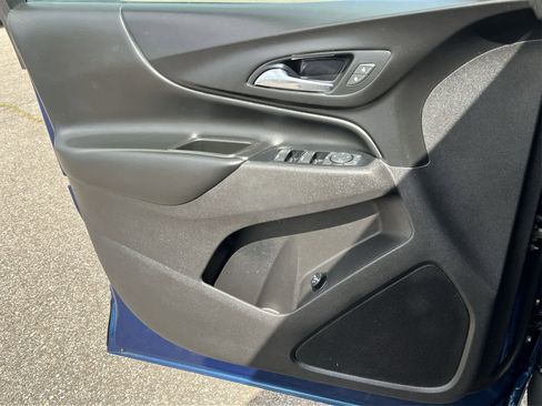 Used 2019 Chevrolet Equinox LT w/ Driver Convenience Package image 29