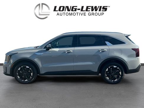 Used 2025 Kia Sorento S w/ Panoramic Sunroof Package FWD image 2